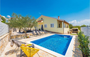 Gorgeous Home In Bilice With Wifi